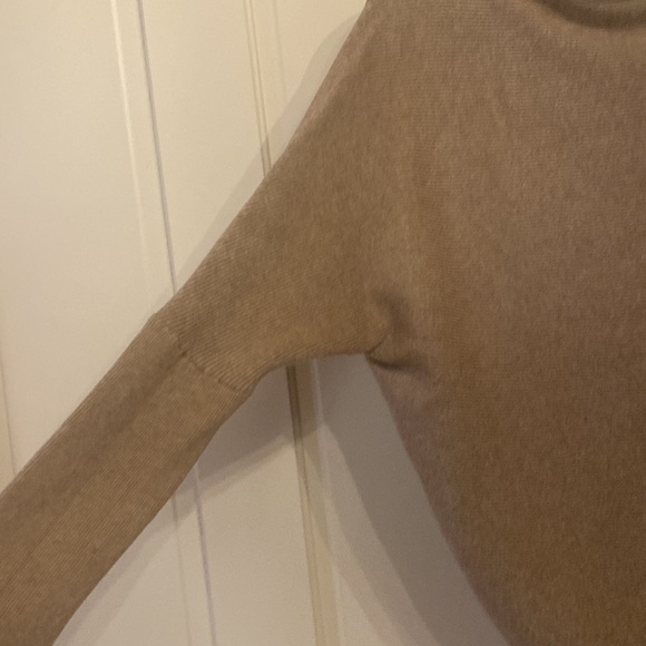 Bluivy camel domain sleeve sweater - Picture 2 of 7